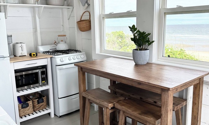 Ogunquit - Wells Cabine | Adorable Beach Front Cottage on Moody Beach
