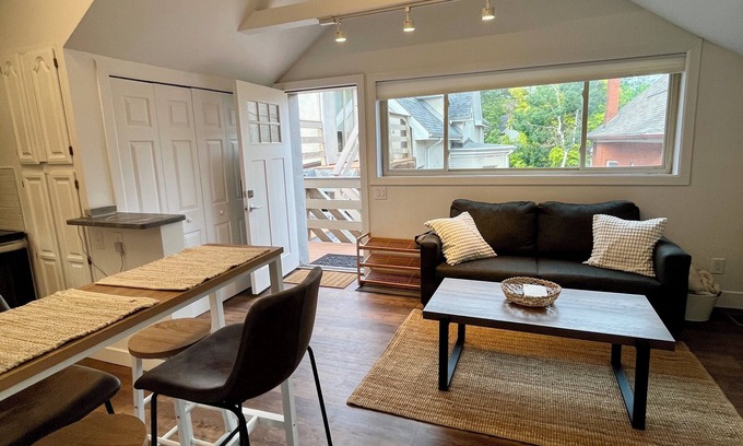 Capitol Hill Appartement | Adorable Carriage House Apartment in the Heart of Denver