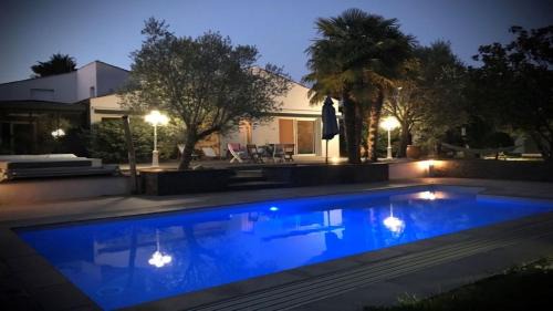 Olonne-sur-Mer Villa | Adorable Guest House avec balnéo et piscine