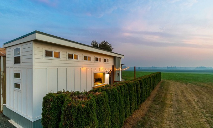 Lynden Autre | Adorable Tiny House In the Counrty