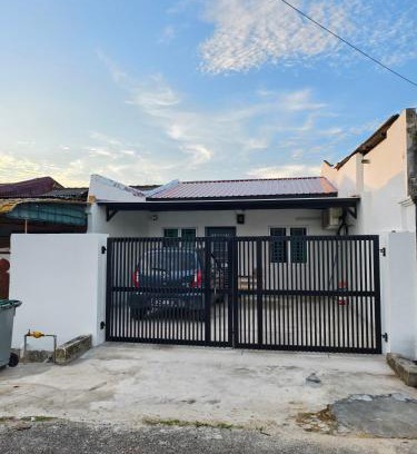 Pulai Maison | Adra Homestay UTM Taman Sri Pulai