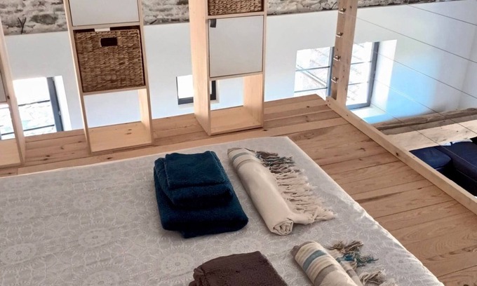 Crespin Appartement | Adults Only loft in old farm