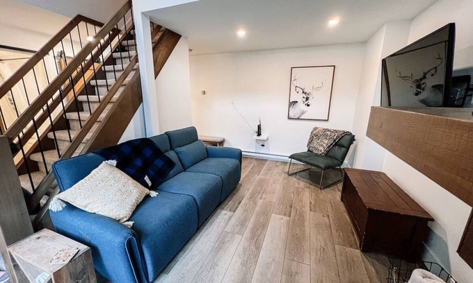East Kootenay Copropriété | Adventure Awaits: Cozy 2-Bedroom Loft Steps from Ski Lifts and Toby Creek