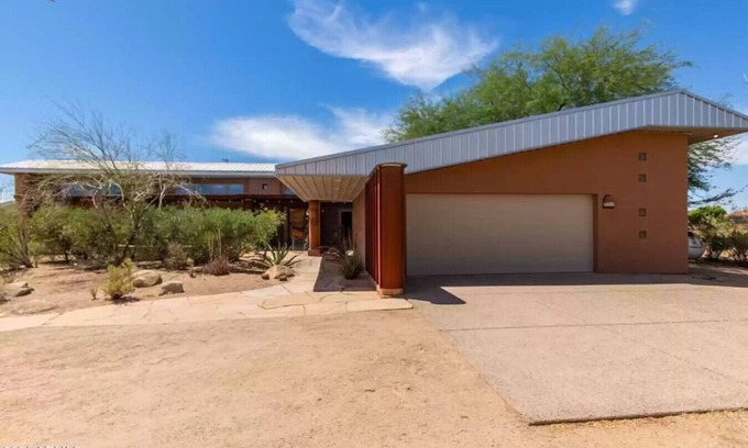 Maricopa County Maison | Adventure & Serenity in Litchfield Park | Sleeps 8