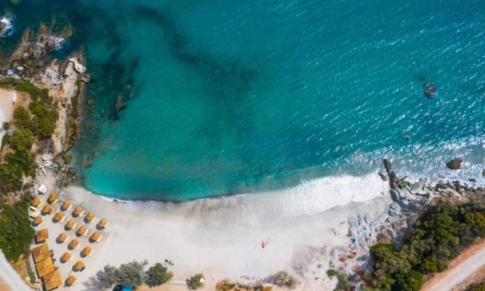 Agii Apostoli Maison | AEGEAN BEACHFRONT
