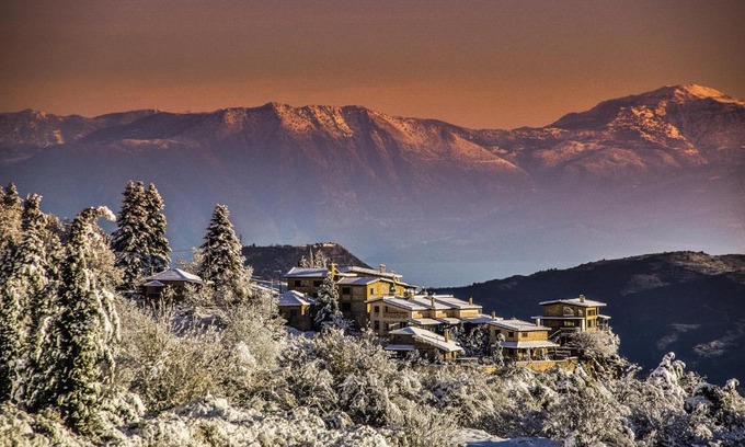 Synikia Mesi Trikalon Maison | Aetoma Suites