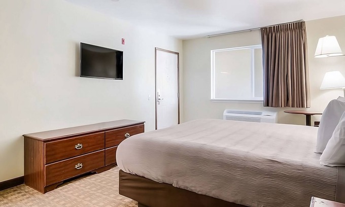 Aberdeen Hôtel | Affordability Meets Comfort at GuestHouse Montesano! Free Parking, Pets Allowed