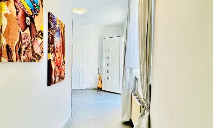 Grinzing Appartement | Affordable 4BR Apt Walk to FAC Platz