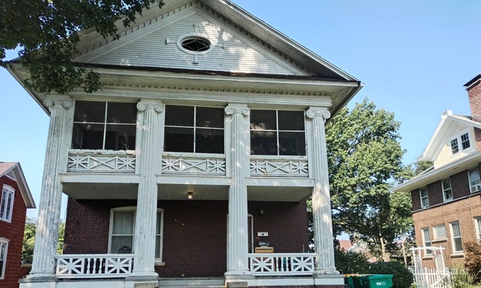 Galesburg Appartement | Affordable Accommodation, few minutes from US Postal Office, Main Street