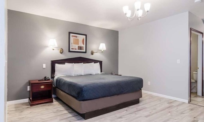 Aberdeen Hôtel | Affordable Accommodation at GuestHouse Montesano! Pets Allowed, Free Parking