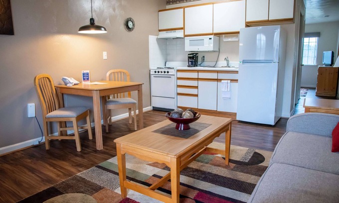 Cave Spring Hôtel | Affordable Corporate Suites of Overland Drive