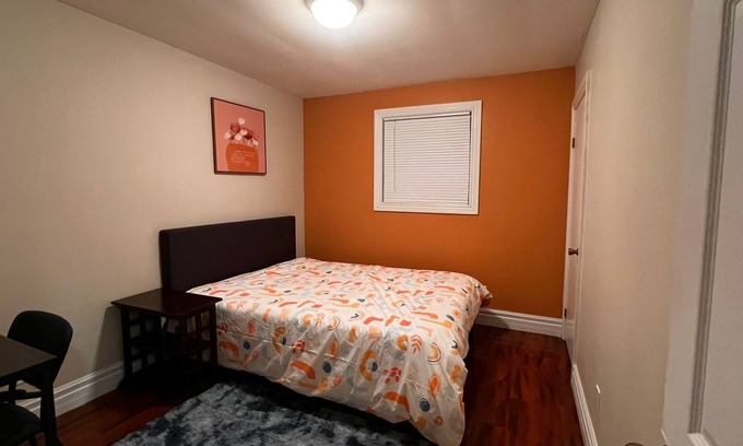 South Central Maison | Affordable Downtown Private Room in a House (Ferdowsi)