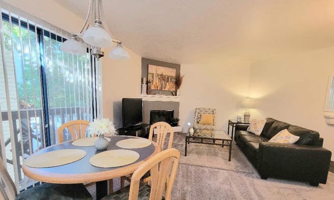 Englewood Copropriété | AFFORDABLE DTC CONDO - 2ND FLOOR