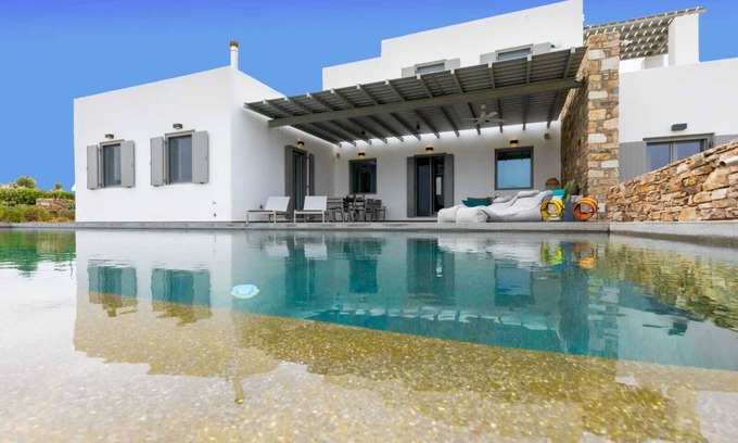Piso Livadi Villa | Affordable, luxurious and private Villa Cactilia, located in Paros Greece!
