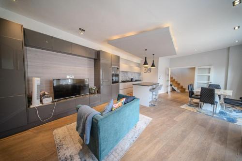 Cantelowes Appartement | Agar Villa 2BR Home with Garden & Hot Tub