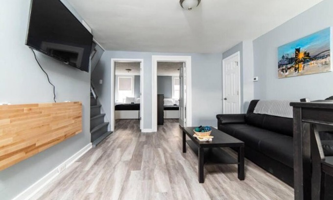 Central Northside Appartement | - AGH Walkable - Free Parking - Washer & Dryer -