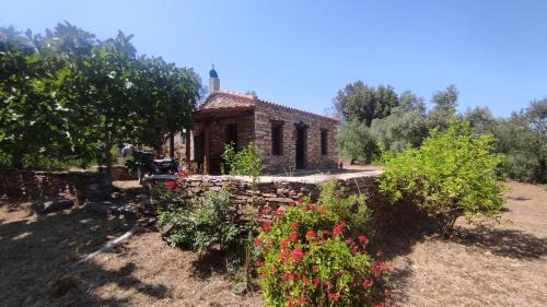 Raches Maison | Agios Ioannis Solar Cottage - Eco-friendly, Solar Powered