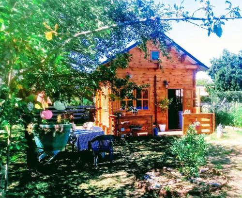 Massay Chalet De Ski | Agréable chalet en bois et son extérieur
