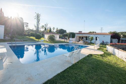 Guillena Maison | Agradable Villa con piscina