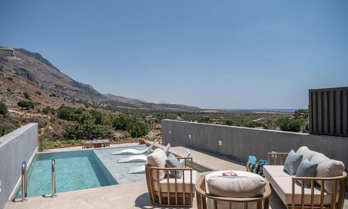 Patsianos Maison | Agrimi Luxury Suite with Private Pool