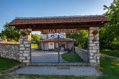 Devetaki Maison | Agriturismo Пицути