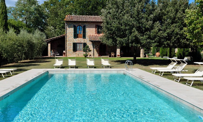 Orentano Maison | Agriturismo Borgo ai Lecci Villa de Charme en Pierre au coeur de la Toscane.