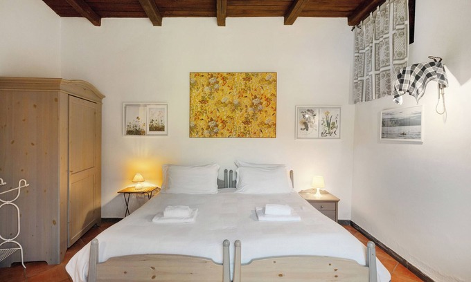 Fisciano Appartement | Ferme 'Camera Matrimoniale Con Giardino' avec vue sur les montagnes, piscine partagée et Wi-Fi