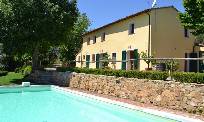 Vicopisano Maison | Agriturismo E&E – Private villa with pool and panorama terrace