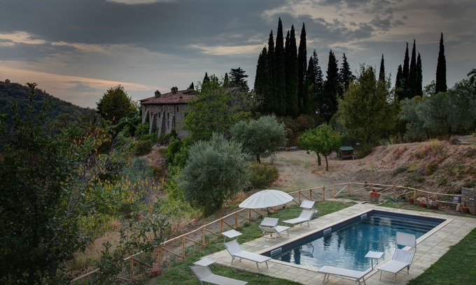 Cortona Autre | Borgo di Novole emplacement unique, entouré par la nature