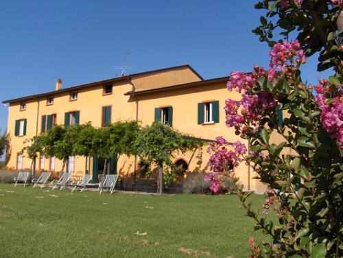 Bersano Lit Et Petit-Déjeuner | Agriturismo Le Colombaie
