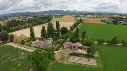 Voghera Maison | AGRITURISMO LE CORTI DELLA GUALDANA