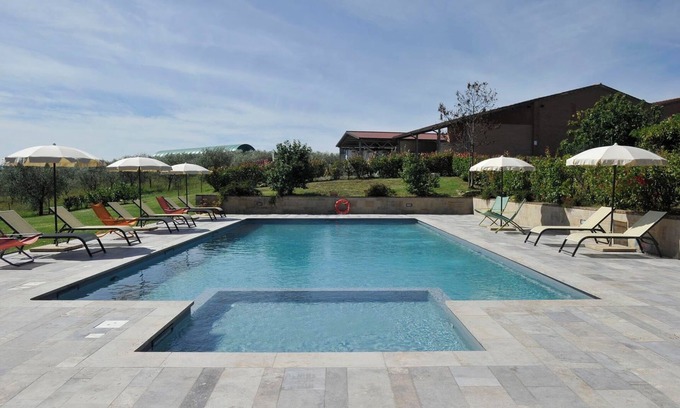 Monteroni d'Arbia Villa | Vacances pour la détente dans le pays Sienne. Il est possible de manger le tipicol alimentaire