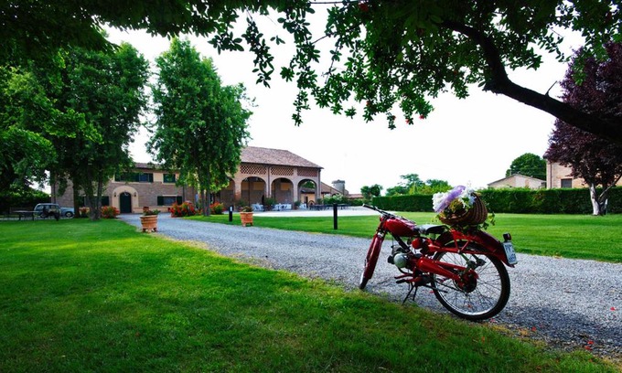 Besenzone Maison | Agriturismo Tenuta Casteldardo