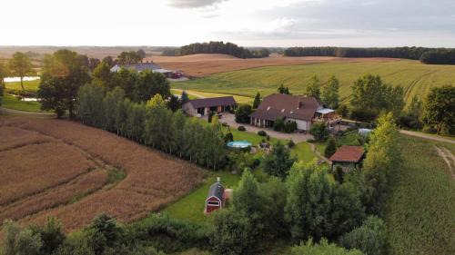 Zalewo Maison | Agroturystyka „Między Polami”
