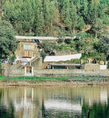 Castelo de Paiva Maison | Aguilhões River House