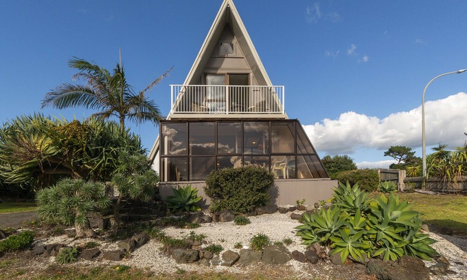 Ahipara Maison | Ahiparadise - Ahipara Holiday Home