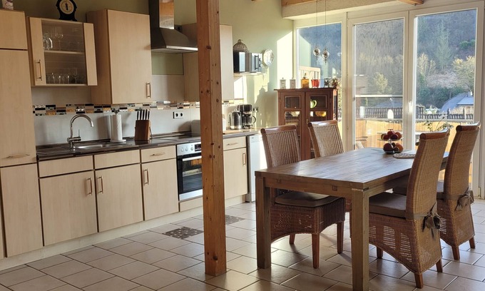 Lohrsdorf Copropriété | Vallée de l'Ahr Appartement duplex quatre étoiles Panorama dans la maison