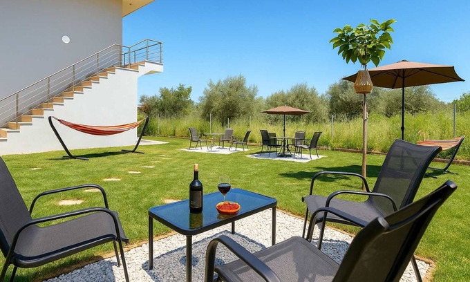 Asprovalta Appartement | Aigli Garden Hideaway, Haven Close to Vrasna Beach
