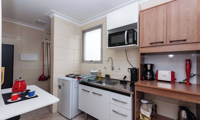 Lapa de Baixo Appartement | Air-conditioned 2-bedroom apartment close to everything, pet and child friendly