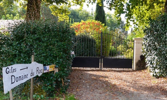 Saint-Julien-de-Crempse Maison | Climatisé tout confort, jardin, piscine privée et chauffée, animaux acceptés.