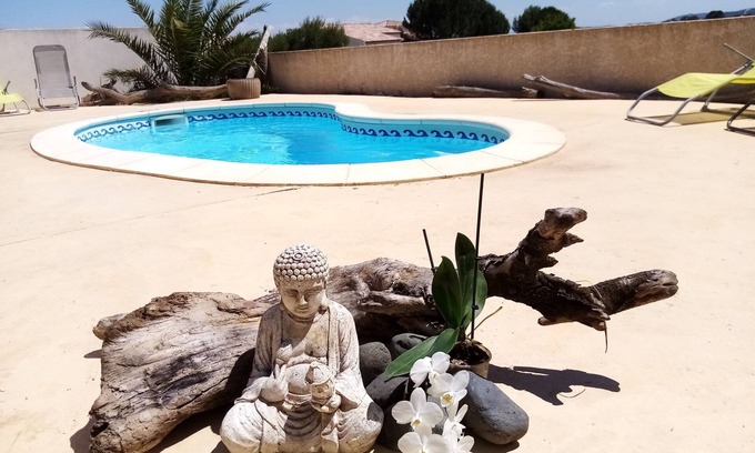 Pont-Saint-Esprit Villa | villa climatisée piscine chauffée parking privé clôturé