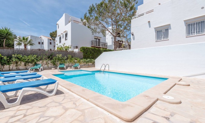 Cala Ferrera Appartement | Appartement climatisé avec piscine, Wi-Fi, balcon et proche de la plage.