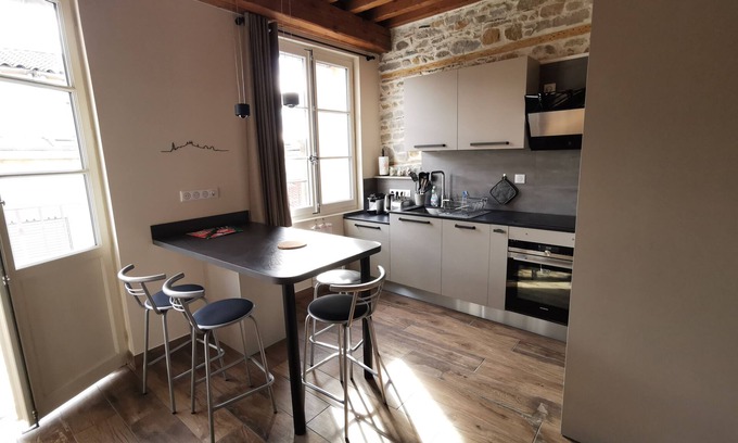 Griffon - Royale Appartement | Appartement climatisé plein centre ville, dernier étage