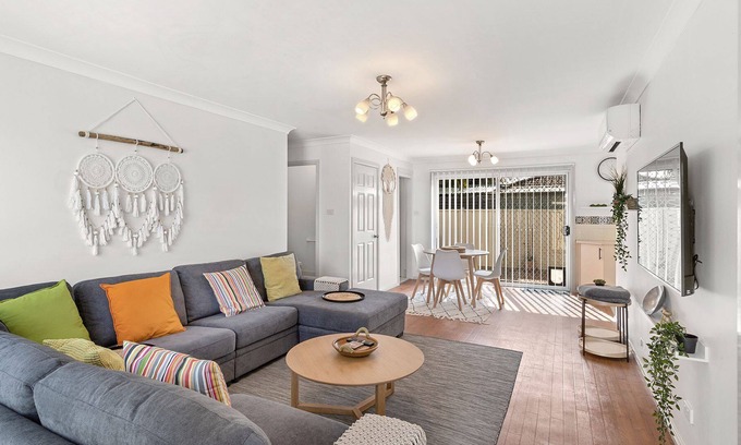 Salamander Bay Maison | Air conditioned duplex near the shops