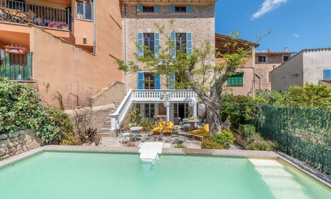 Soller Maison | Air-Conditioned Holiday Home with Pool, Wi-Fi, Balcony and Patio