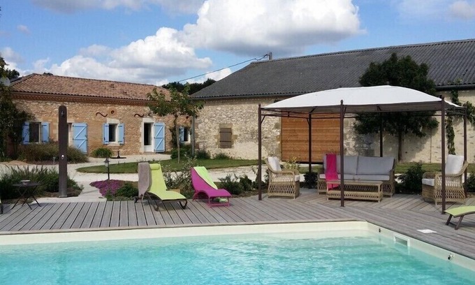 Lacaussade Maison | Maison climatisée entre Lot et Dordogne en pleine nature piscine privée au sel