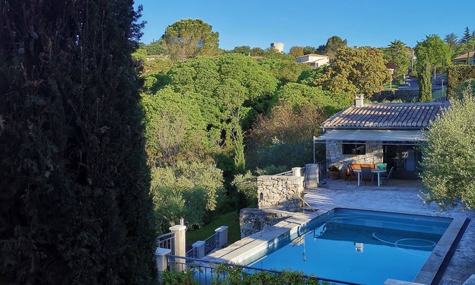 Vezenobres Maison | Villa climatisée, vue panoramique avec piscine.