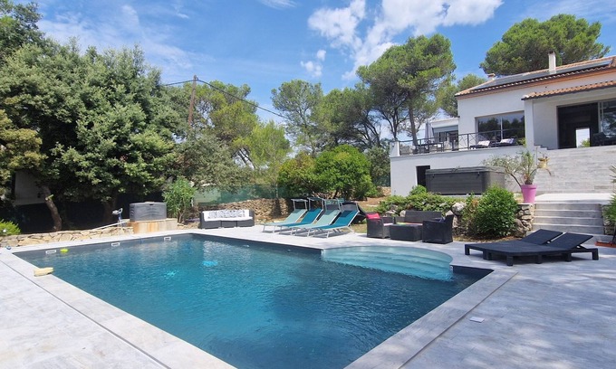 Caveirac Villa | VILLA CALME ABSOLUE PISCINE GARRIGUE 2500 M2 TERRAIN CLIMATISATION PROCHE NIMES