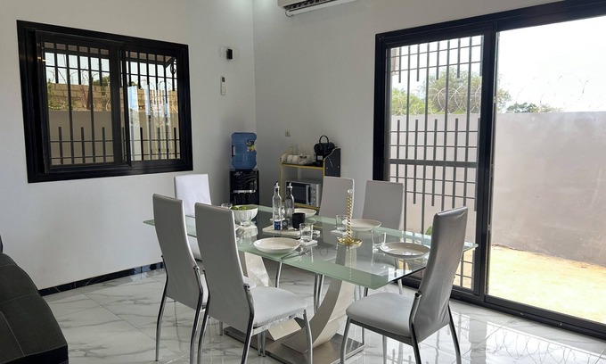 Toubab Dialao Villa | Air-conditioned villa with pool