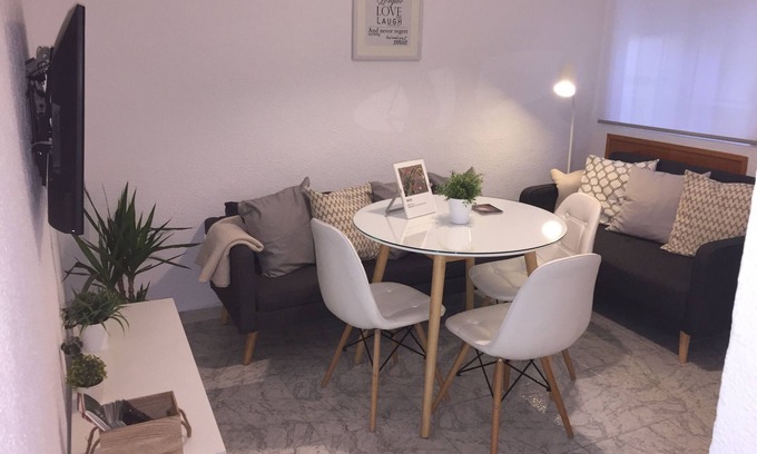 Distrito Sur Appartement | Air conditioning, Wifi, close to the mosque and cathedral